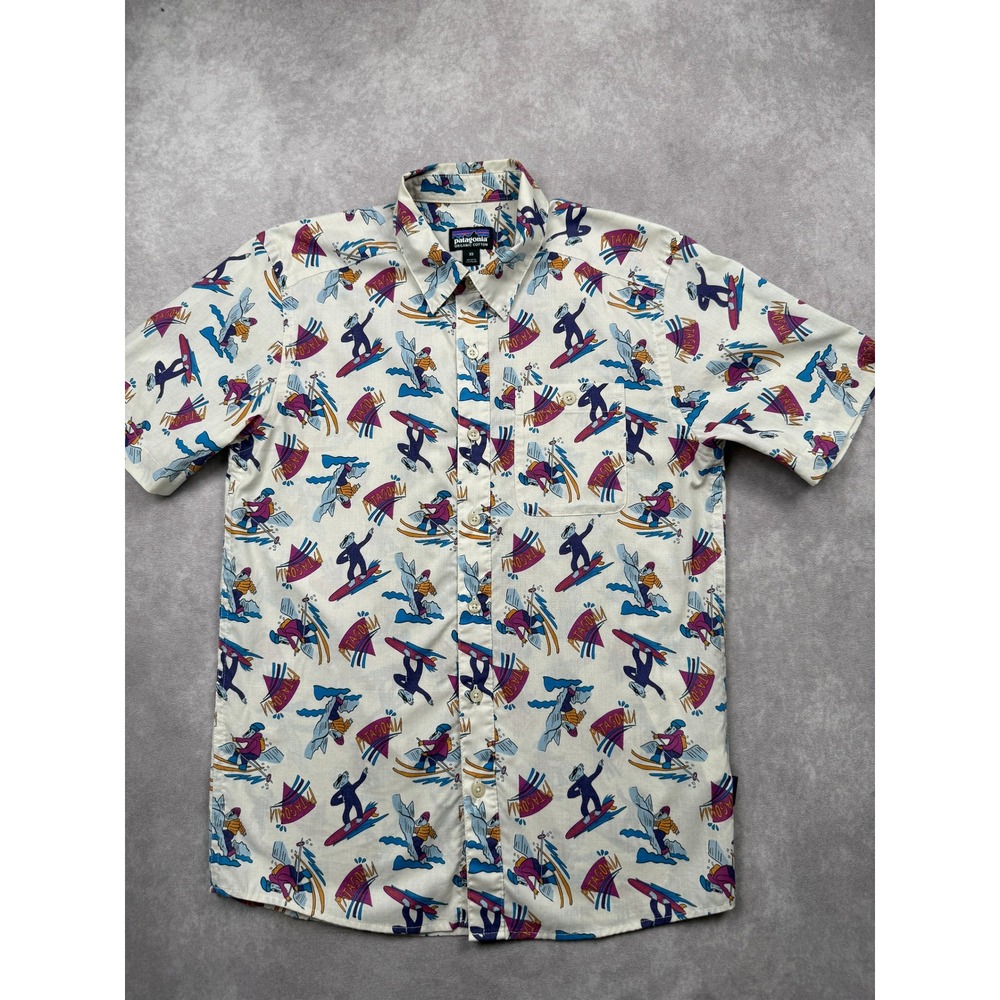 Patagonia Mens XS Organic Cotton Short Sleeve Ski Snowboard AOP Graphic Button